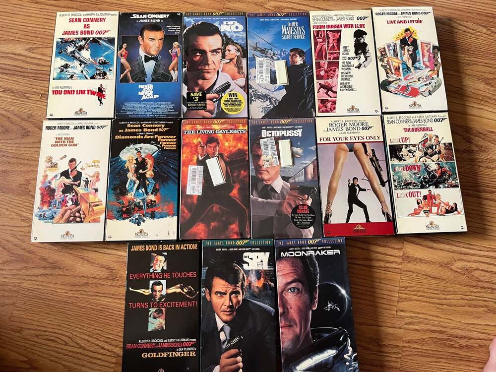 Large Collection of Vintage James Bond 007 MGM/UA Home Video VHS Tapes